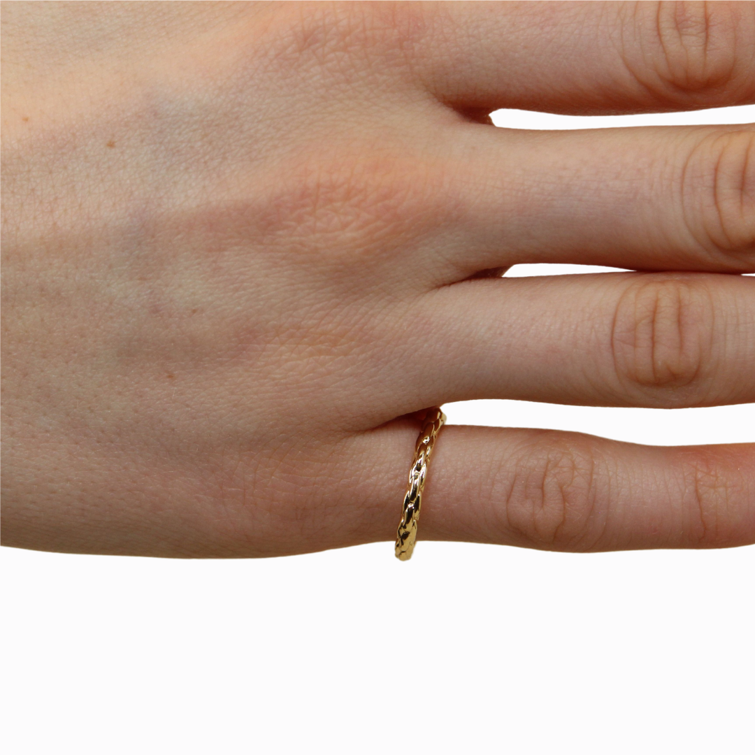 Dainty Rope Ring