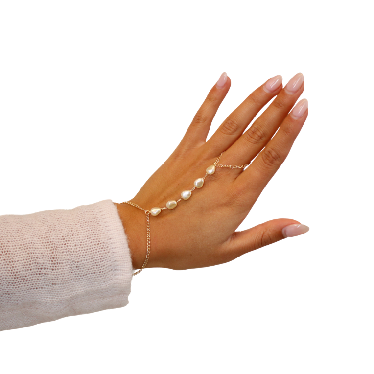 Baroque_Pearl_Hand_Chain_model on white background