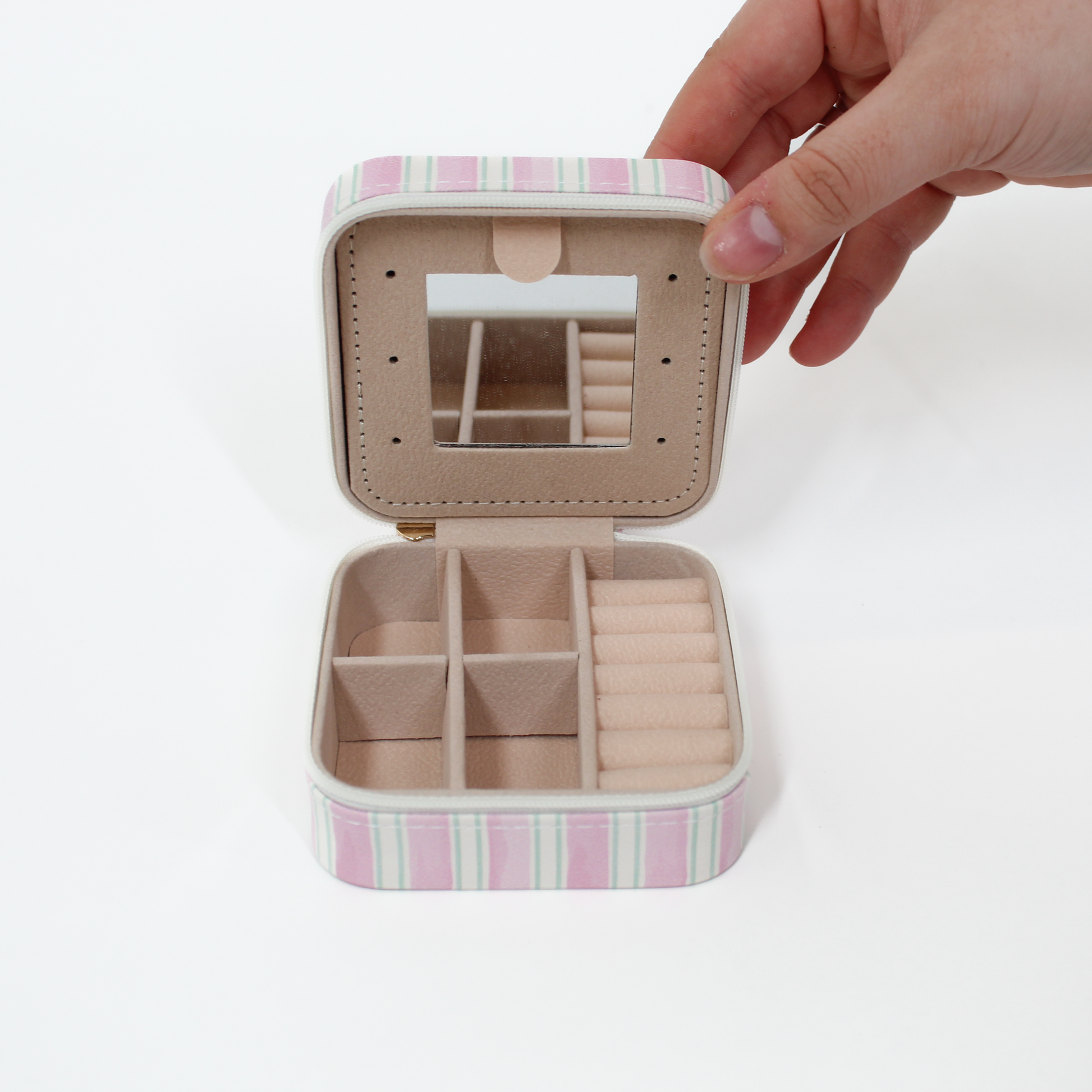 Inside La DoPink La Dolce Vita Travel Jewelry Boxlce Vita Travel Jewelry Box