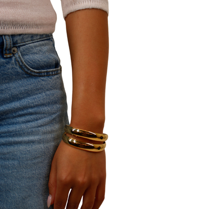 double layer bangle resting on hand model