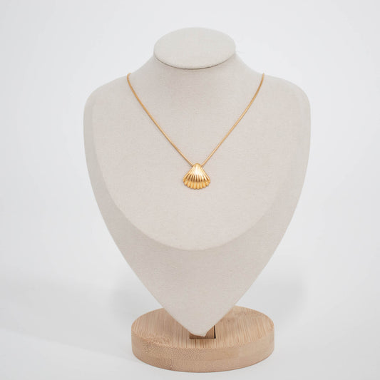 gold seashell necklace