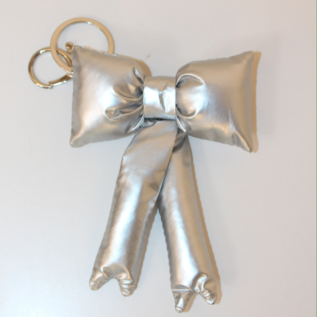 Silver bow keychain