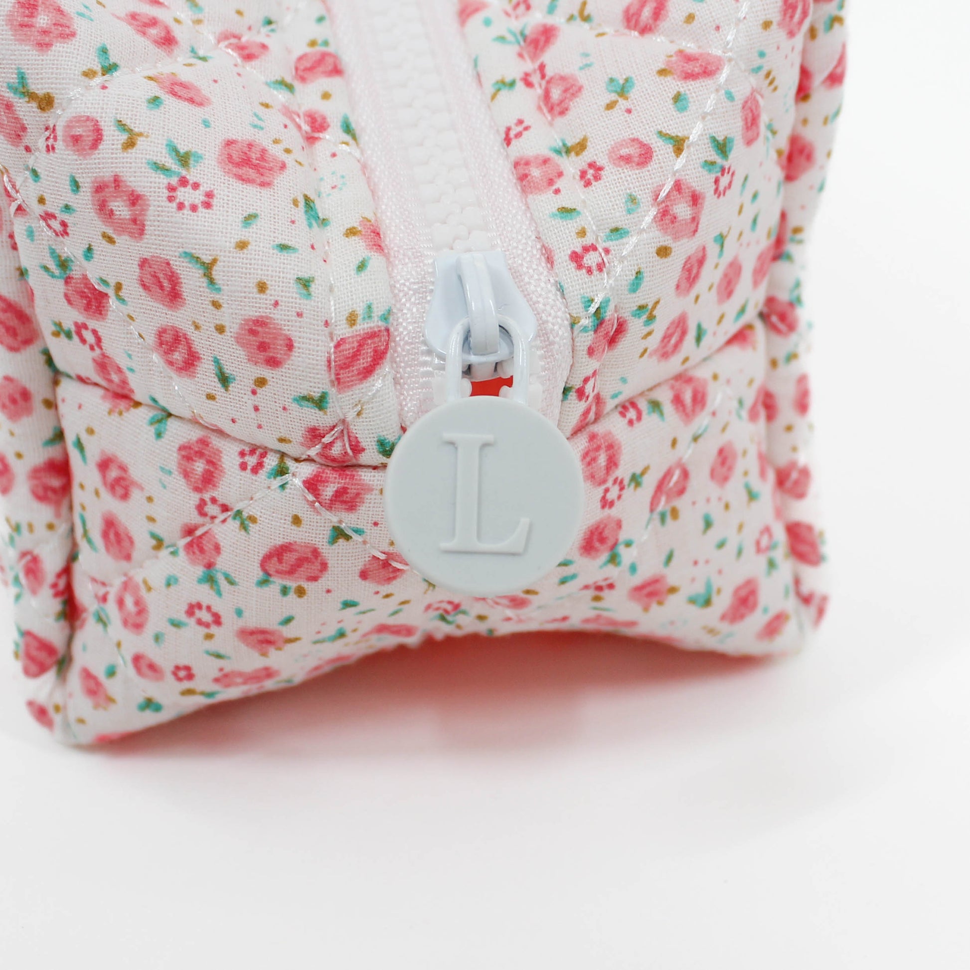 up close zipper 
